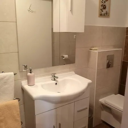 Studio Apartman Zlatno More Apartment Kastela