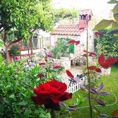 Studio Apartman Zlatno More * Kastela